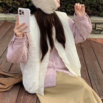 ドゥー ベル Doux Belle 中綿ノーカラーキルティングベスト レディース トップス （オフホワイト）｜詳細画像
