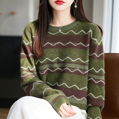 ドゥー ベル Doux Belle ウェーブ刺繍ライン配色ボーダー長袖クルーネックニット レディース トップス （グリーン）｜詳細画像