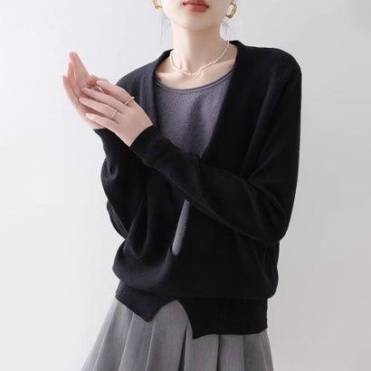 ドゥー ベル Doux Belle インナードッキングクロスデザインVネックニットトップス レディース トップス （ブラック）｜詳細画像