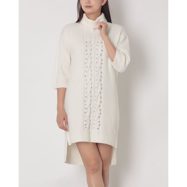 フロントスタッズポイントタートル5分袖ニットワンピース （WHITE）