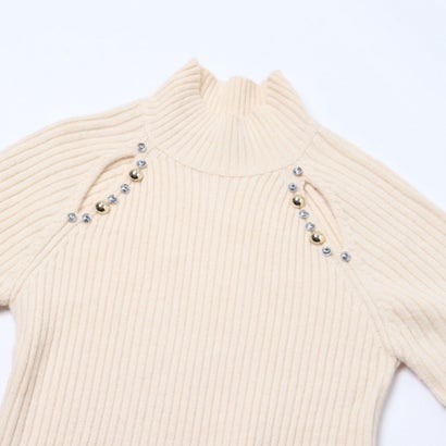 スタッズポイントカットアウトハイネックニット （IVORY）｜詳細画像