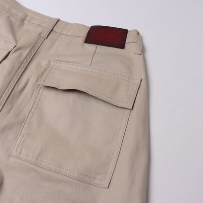 フェイクレザー加工カーゴパンツ （BEIGE）｜詳細画像