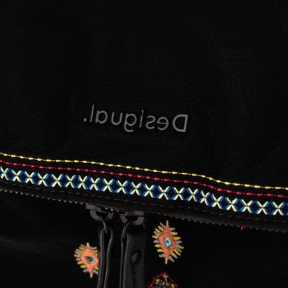 デシグアル Desigual 刺繍とスパンコール付きスクエアバックパック （グレー/ブラック）｜詳細画像