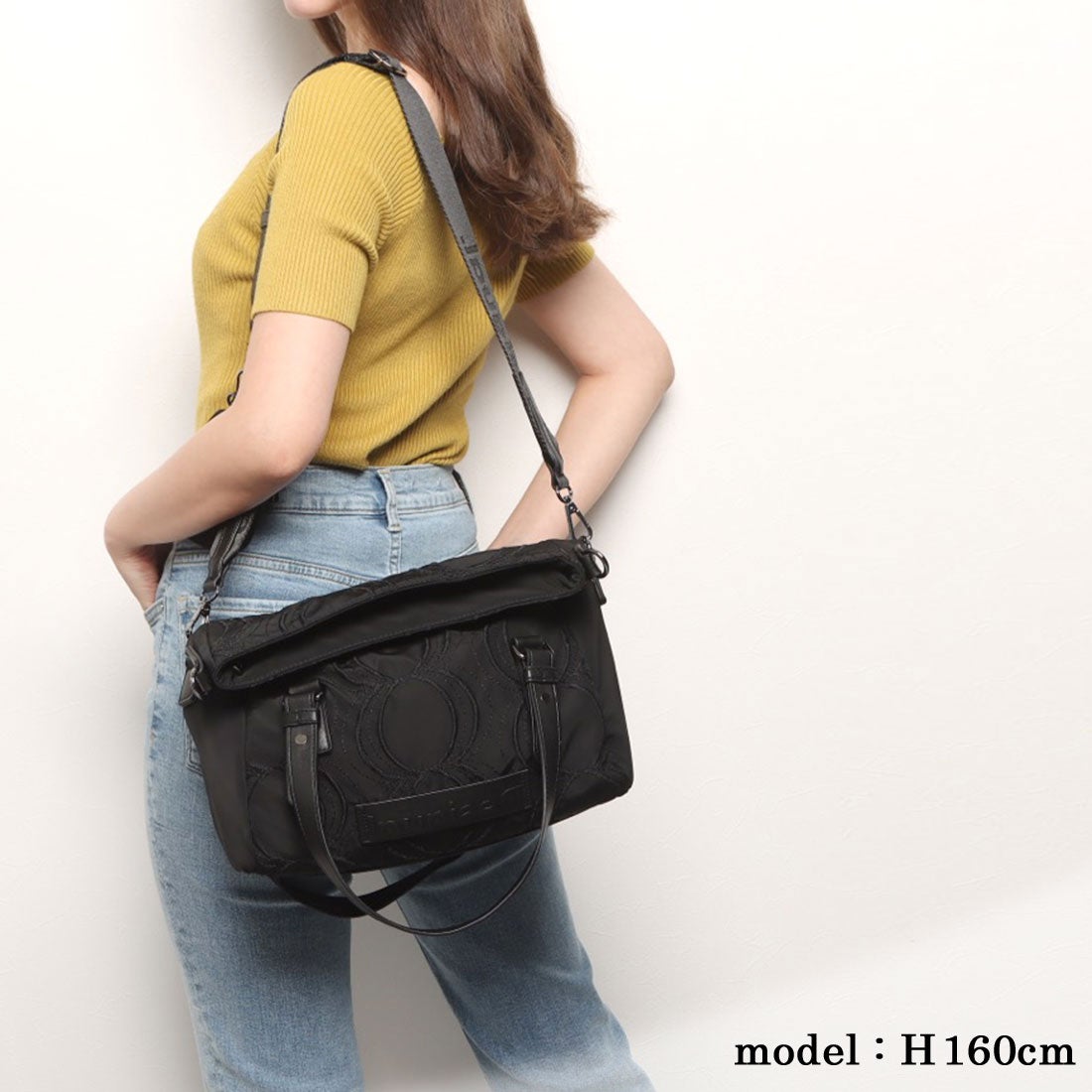 デシグアル Desigual 丸模様レリーフ バッグ （グレー/ブラック 