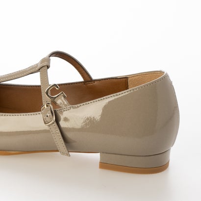 Tストラップシューズ （ダークベージュエナメル）｜詳細画像