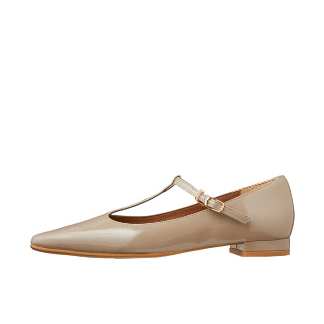 Tストラップシューズ （ダークベージュエナメル）