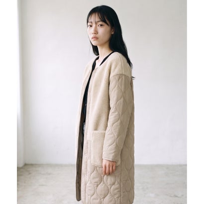 ドレスプラス DRESS+ ノーカラーコート キルティング ボア切り替え ミドル丈 スナップボタン ポケット付き きれいめカジュア （ベージュ）｜詳細画像