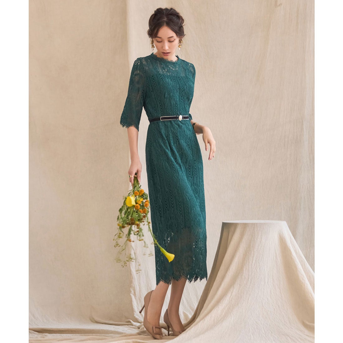 ドレスプラス DRESS+ タイトシルエットのミモレ丈ワンピースドレス
