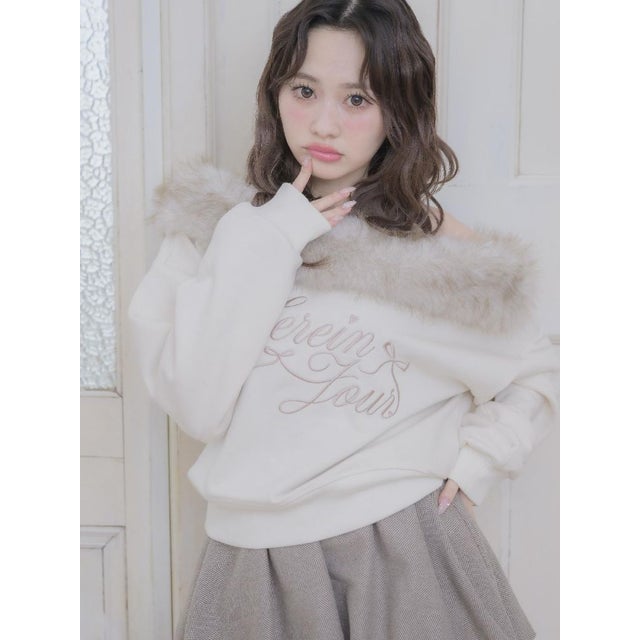 ファー付ワンショルトレーナー （WHT4）