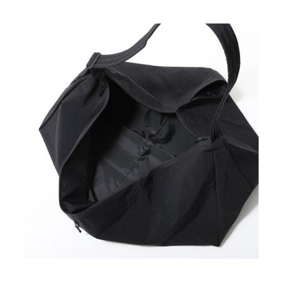 EASTPAK × FEAR OF GOD ESSENTIALS ショルダーバッグ EK0A5BPG （J0E/OffBlack）｜詳細画像
