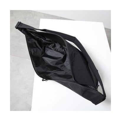 EASTPAK × FEAR OF GOD ESSENTIALS バッグ SHELL BAG EK0A5BPF （J0E/OffBlack）｜詳細画像