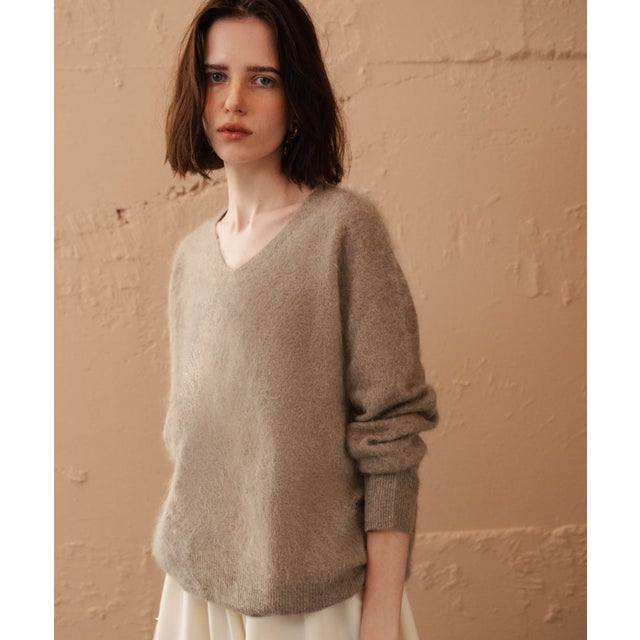 【2026AW】【ウール・カシミヤ・シルク混】Vネックシャギーニットプルオーバー （ベージュ）