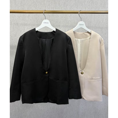 【2026AW】【M～Lサイズ展開】ディープUネックゴールドボタンノーカラージャケット 洗える （ベージュ）｜詳細画像