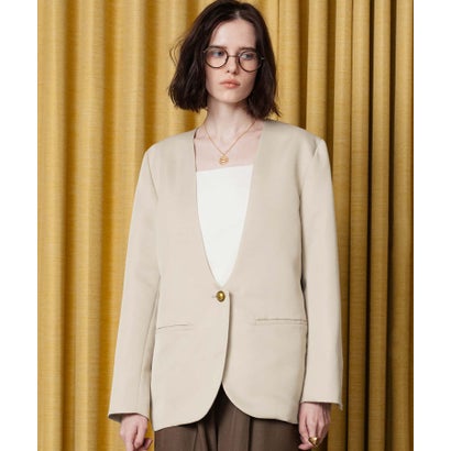【2026AW】【M～Lサイズ展開】ディープUネックゴールドボタンノーカラージャケット 洗える （ベージュ）｜詳細画像