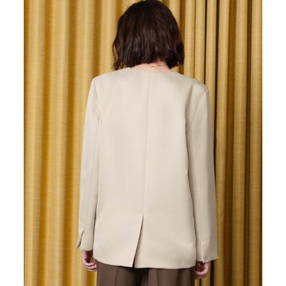 【2026AW】【M～Lサイズ展開】ディープUネックゴールドボタンノーカラージャケット 洗える （ベージュ）｜詳細画像