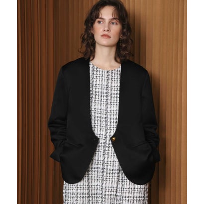 【2026AW】【M～Lサイズ展開】ディープUネックゴールドボタンノーカラージャケット 洗える （ブラック）｜詳細画像