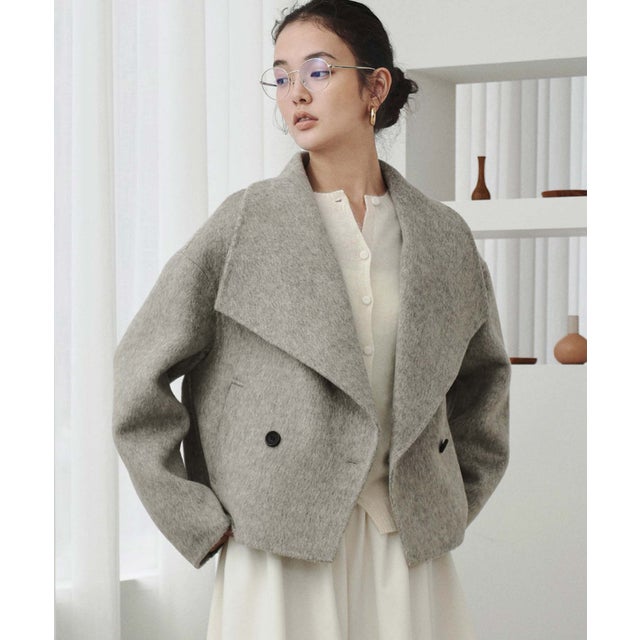 【2026AW】【M～Lサイズ展開】【上質ウール65％ / 2サイズ展開】大人の洗練ショートウールコート （ライトグレー）