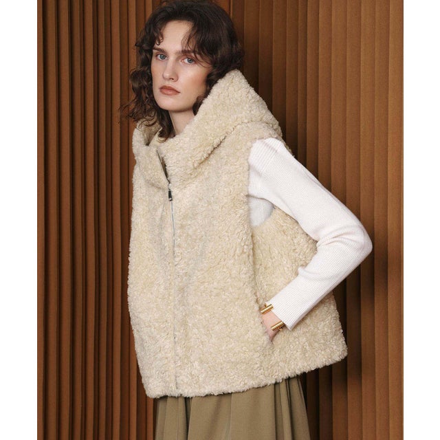 【2026AW】【M～Lサイズ展開】スタンドネックショート丈フェイクファーベスト （ベージュ）