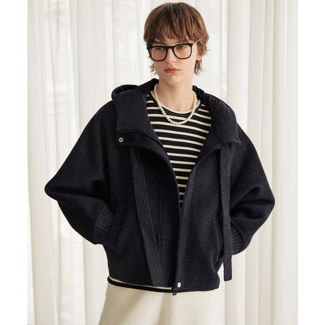 【2026AW】【S～Mサイズ展開】【ダウン90％ / 希少アンゴラ・アルパカ混】立体フード付きブルゾン （ネイビー）
