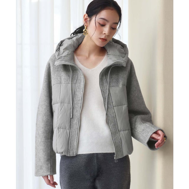【2026AW】【S～Mサイズ展開】【ダウン90％】ウール混異素材ドッキングフード付きショートダウンブルゾン （ライトグレー）