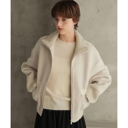 【2026AW】【S～Mサイズ展開】【ダウン90％使用 / 希少アンゴラ混】スタンドカラーショート丈ジップアップブルゾン （アイボリー）｜詳細画像