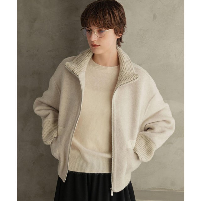 【2026AW】【S～Mサイズ展開】【ダウン90％使用 / 希少アンゴラ混】スタンドカラーショート丈ジップアップブルゾン （アイボリー）