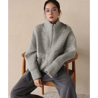 【2026AW】【S～Mサイズ展開】【ダウン90％使用 / 希少アンゴラ混】スタンドカラーショート丈ジップアップブルゾン （ライトグレー）｜詳細画像