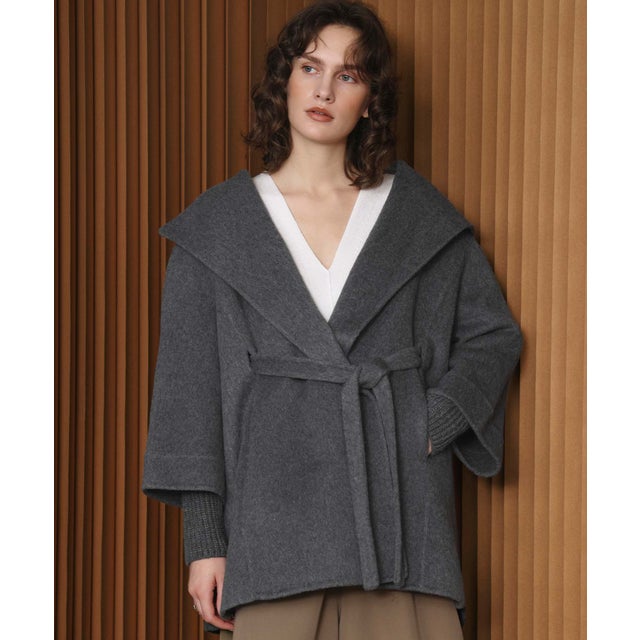 【2026AW】【上質ウール70％】リブニット切り替えショールカラーベルト付きハーフコート ガウンコート （グレー）