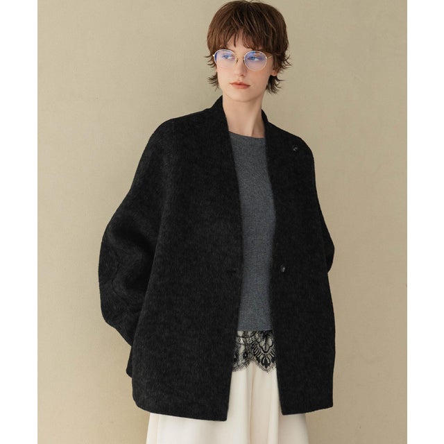 【2026AW】【S～Mサイズ展開】【ウール65％仕立て / 2WAY】マフラー付き ノーカラージャケットコート / 外してジャケット見え・防寒 （ブラック）