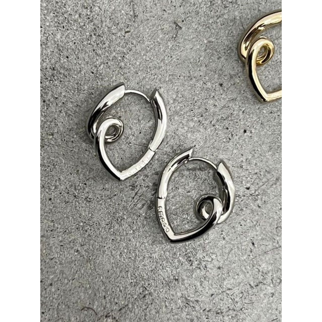 ツイストフープピアス （シルバー）