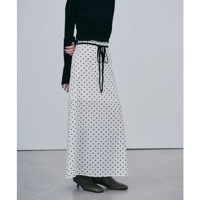＜EMMEL REFINES＞EM ドットセミシアー ナロー スカート （OFF WHITE）