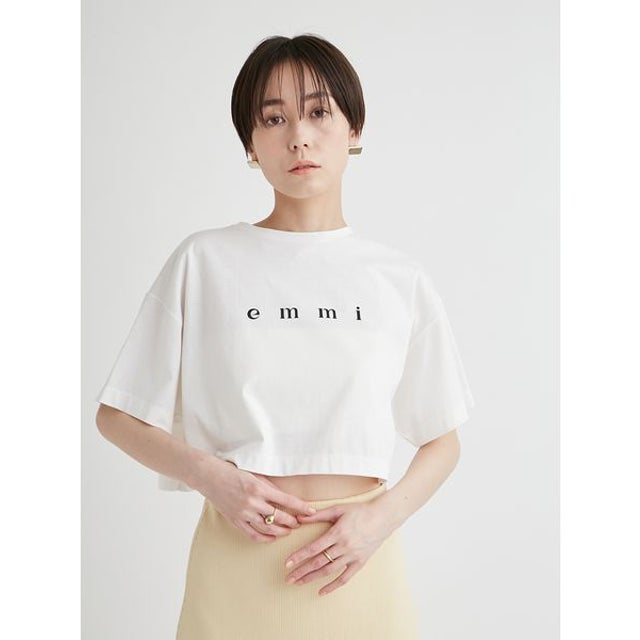 
                    【emmi×PlaX】 emmiロゴクロップドTシャツ （WHT）