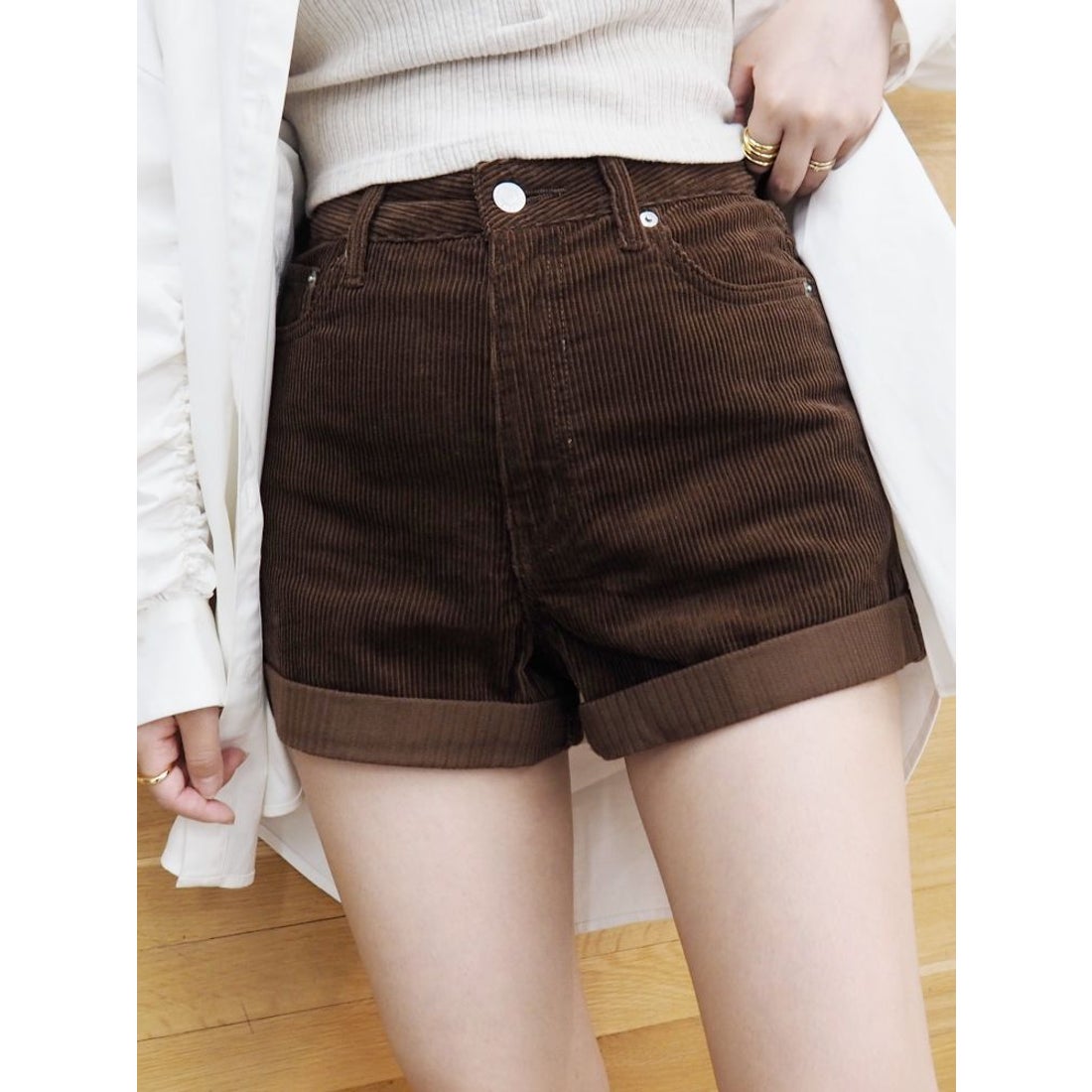 EVRIS ロールアップコーデュロイショートパンツ（ブラウン