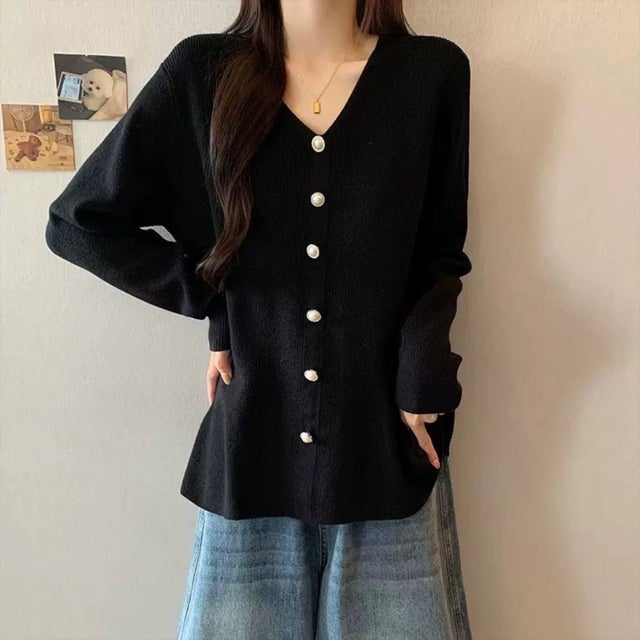 女性らしさ引き立つ上品ニット （ブラック）
