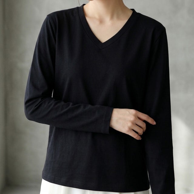 すっきりVネックで着回しやすい、ベーシック長袖Tシャツ レディース 長袖 Vネック カットソー トップス シンプル ベーシック インナー レイヤード 無地 きれいめ カジュアル 通勤 春 秋 冬 （ブラック）