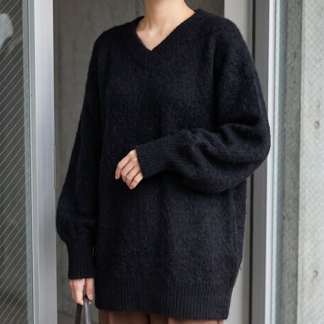ゆったり着られる、大人のボリュームスリーブニット レディース チュニックニット オーバーサイズ ロング丈 チュニック丈 リブ袖 体型カバー きれいめ カジュアル 韓国 秋服 冬服 アイボリー ブラック （ブラック）