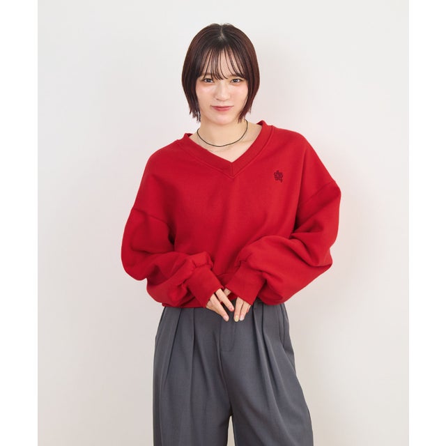 Vネック刺繍ショート丈スウェット （レッド）