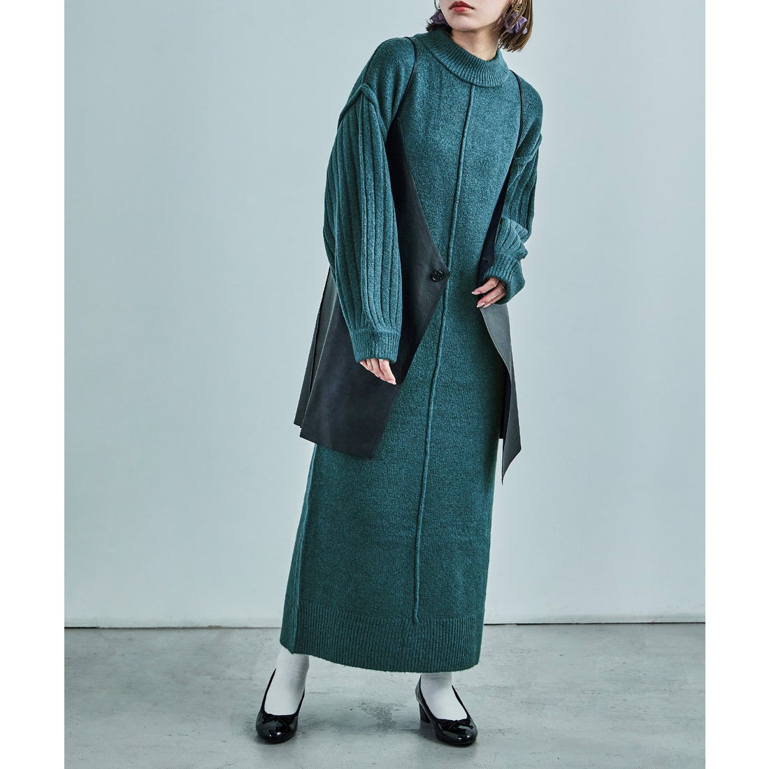 ダークグリーン スタッズニットワンピース みつかる