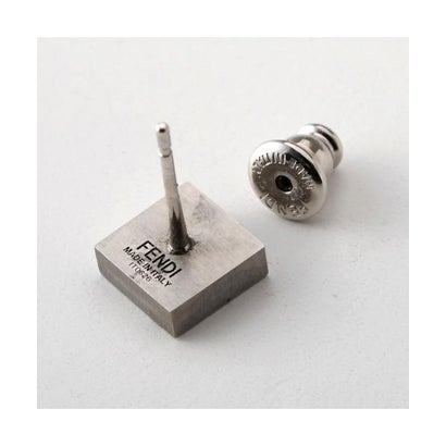 フェンディ FENDI FENDI スタッドピアス 7AK073 B08J  片耳販売 FFロゴ （F0FDY/STEEL-PALLADIUM）｜詳細画像