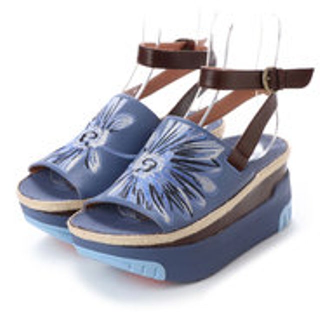 
                    FitFlop HAUTE DAISY PRINT EMBROIDERY PLATFORM SANDALS （Indian Blue）
