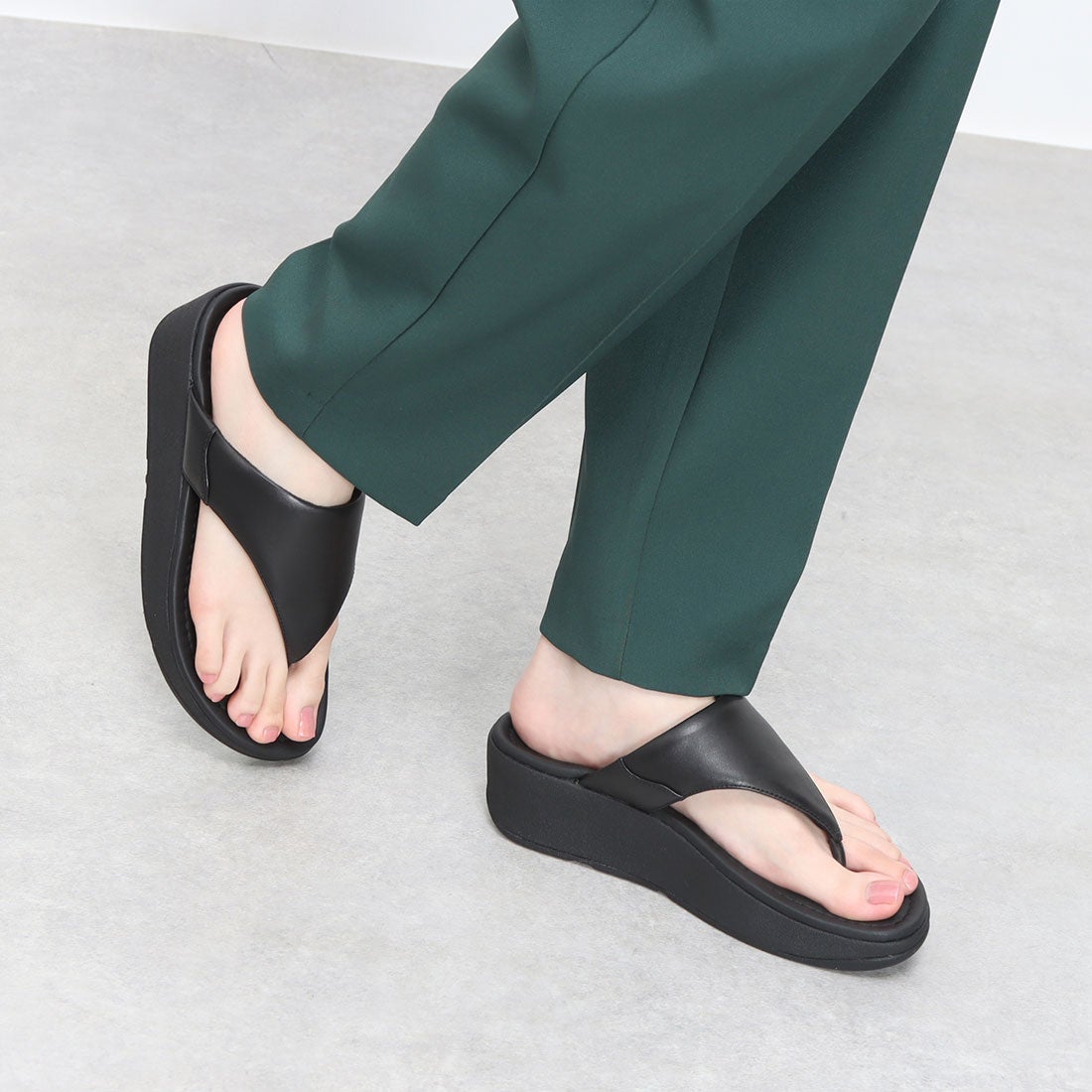 フィットフロップ fitflop MYLA LEATHER TOE-THONGS （All Black 