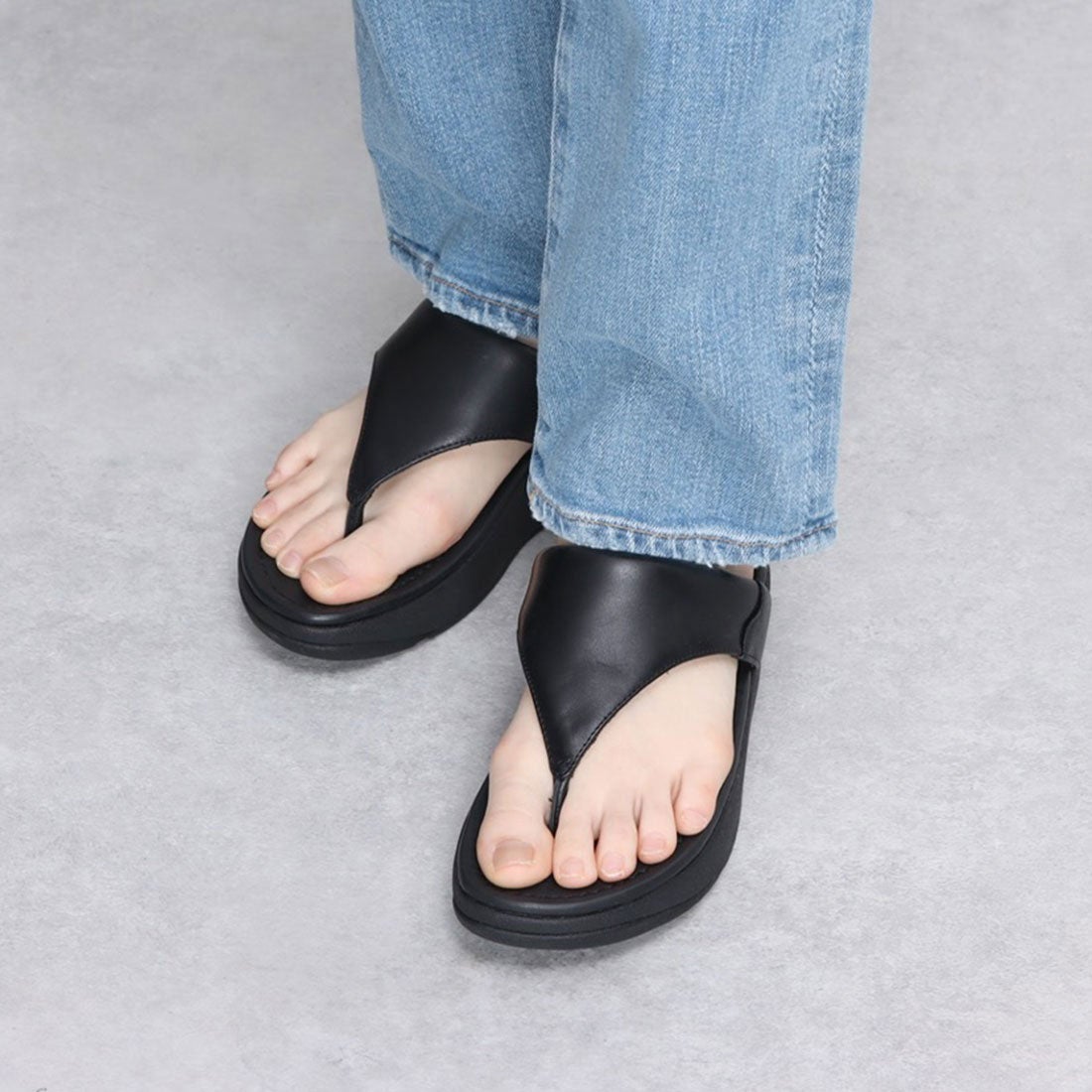 フィットフロップ fitflop MYLA LEATHER TOE-THONGS （All Black 