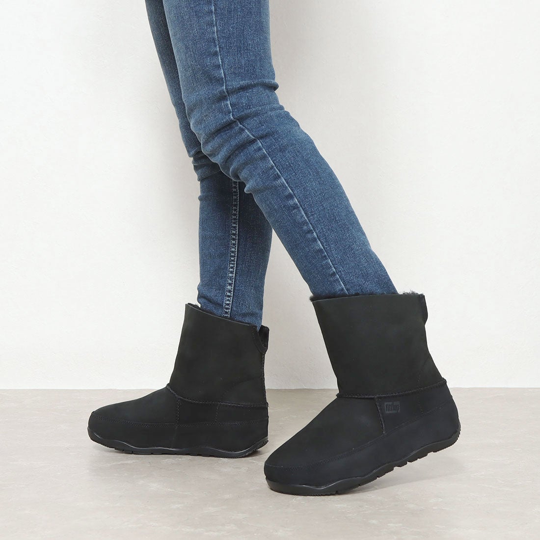 ORIGINAL MUKLUK SHORTY DOUBLE-FACE SHEARLING BOOTS （All Black） -fitflop 公式オンラインストア
