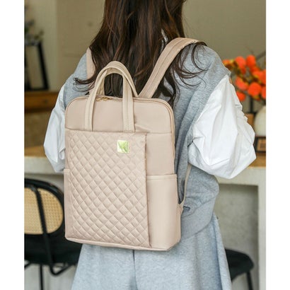 フロージュ florge 【A4対応・軽い◎】撥水 ポイントプレートレディースリュック/ビジネスバッグ （プレーン/ブラック）｜詳細画像
