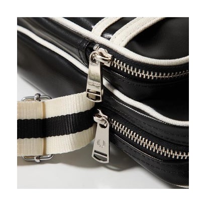 フレッドペリー FRED PERRY FRED PERRY ショルダーバッグ Classic Side Bag L8258 （D57/BLACK/ECRU）｜詳細画像