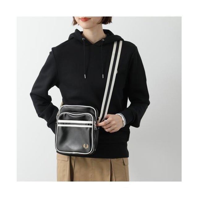 ショルダーバッグ Classic Side Bag L8258 （D57/BLACK/ECRU）