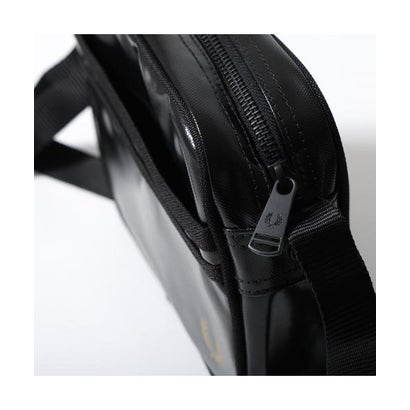 FRED PERRY ショルダーバッグ Tonal Mini Shoulder Bag L2169 （774/BLACK-GOLD/ブラック）｜詳細画像