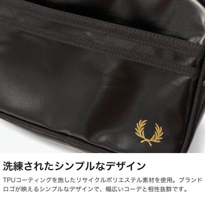 フレッドペリー FRED PERRY ショルダーバッグ ブランド ミニ コンパクト 小さめ 斜めがけ ヨコ 横 シンプル おしゃれ トラベル ミニショルダー 2L Tonal Classic Mini Shoulder Bag L2169 （BLACK×GOLD）｜詳細画像