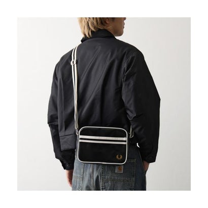 FRED PERRY ショルダーバッグ Classic Mini Shoudler Bag L2168 （D57/BLACK-ECRU/ブラック）｜詳細画像