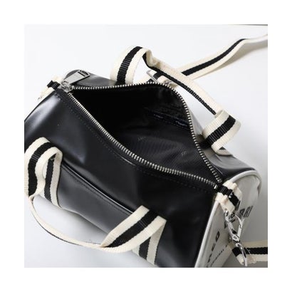 FRED PERRY ショルダーバッグ CLASSIC MINI BARREL BAG L9256 （D57/BLACK-ECRU/ブラック）｜詳細画像
